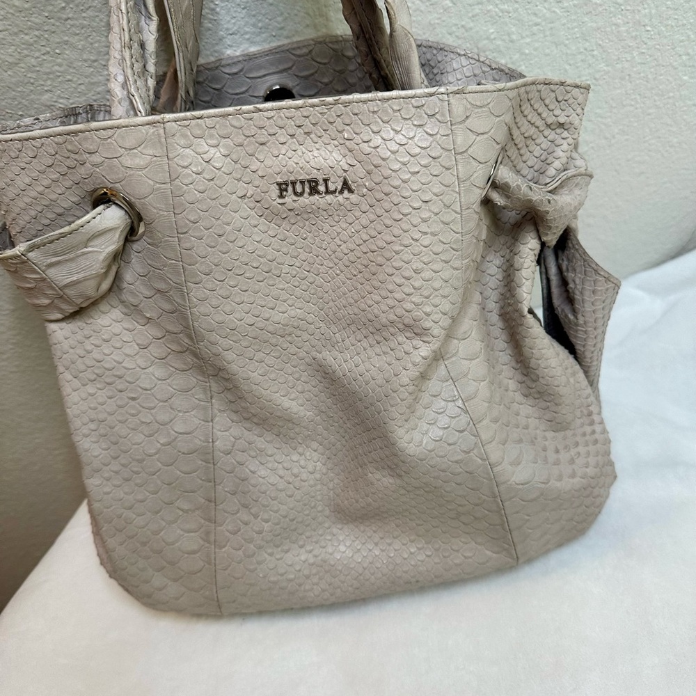 Furla Crocodile Bow Cream Tote Bag with Textured Leather Design